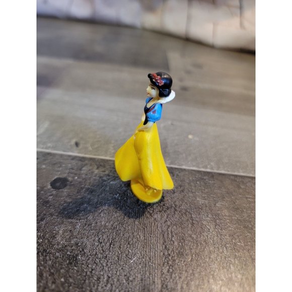 Disney snow white princess toy figure - Picture 4 of 5